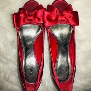 Red bow heels